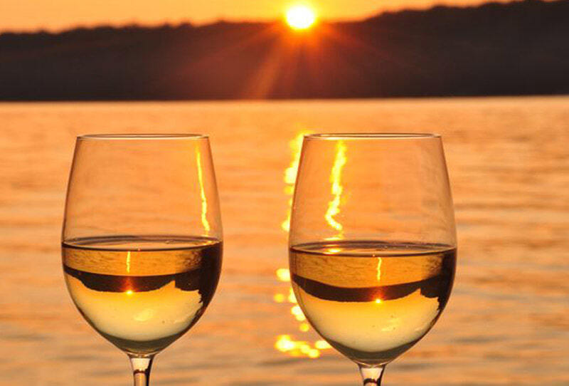 MESSAGE DANS UNE BOUTEILLE® «Le vin est la lumière du soleil, unie par l'eau» Édition WHITE
